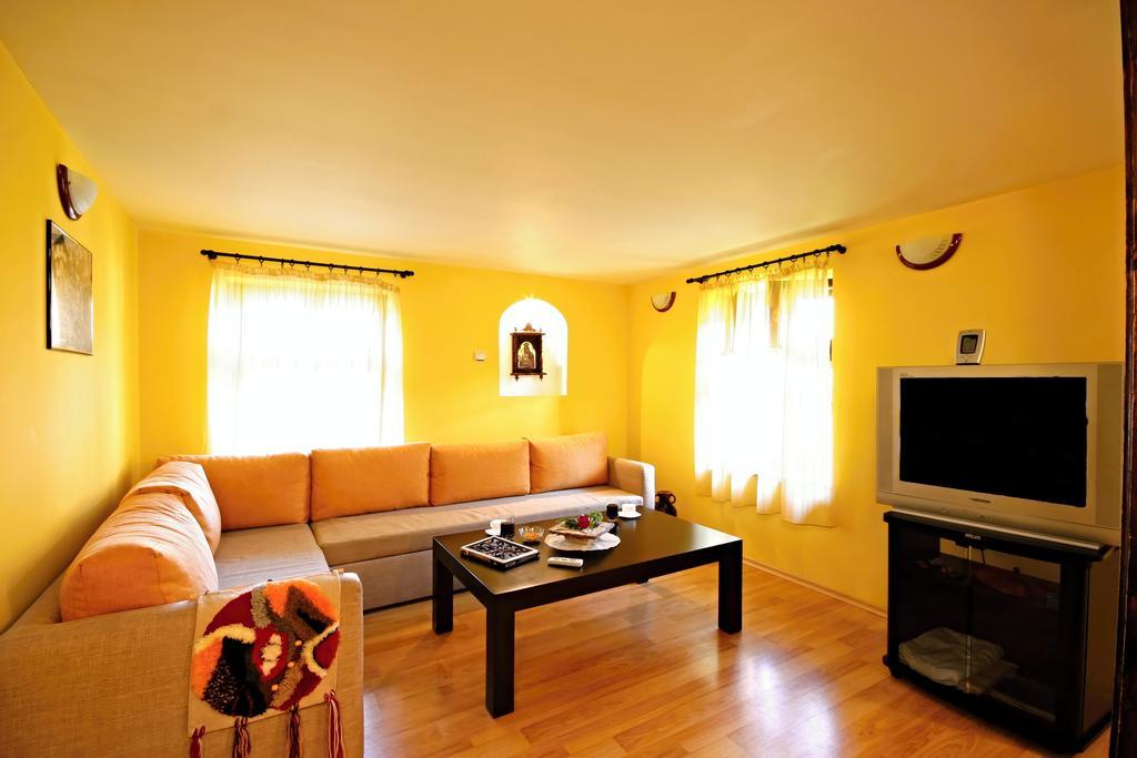 Private 4Br-2Ba Guest House Dryanovo With Pool And Free Parking Exteriér fotografie